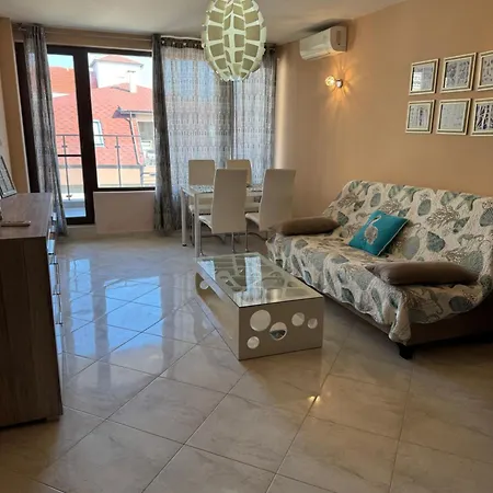 Luxury By The - * Πομόριε